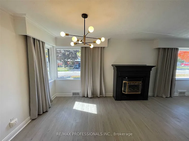 69 Paulart Dr #MAIN — Photo 8