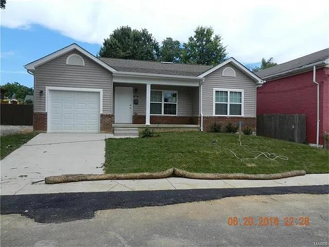 125 E Arlee Ave photo 1