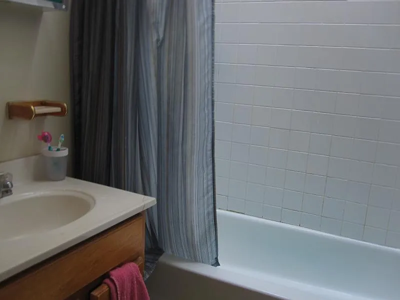 3 bed, 999 sqft, $5,100 — Photo 3