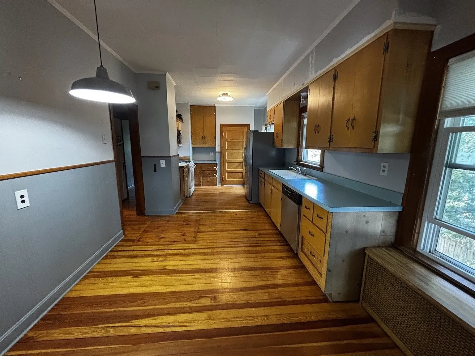 3 bed, 1377 sqft, $2,600 — Photo 3