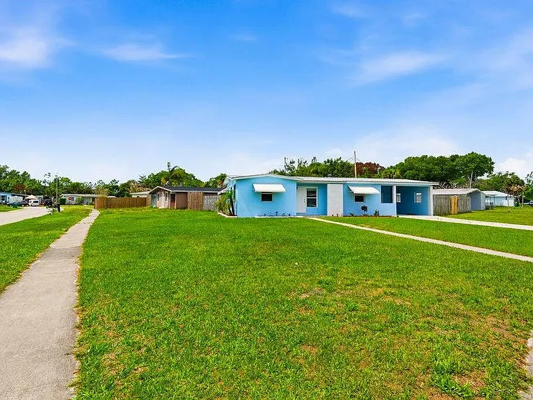 102 SE El Sito Ct — Photo 4