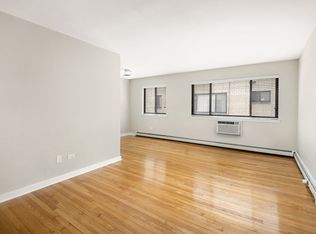 Reside on Stratford, Chicago, IL 60657