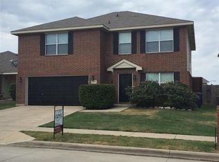 10124 Blue Bell Dr, Fort Worth, TX 76108