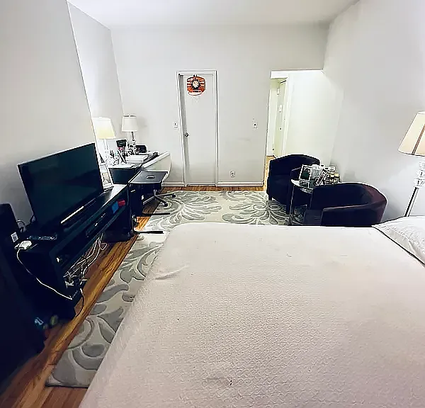 1321 3rd Ave #2A — Photo 6