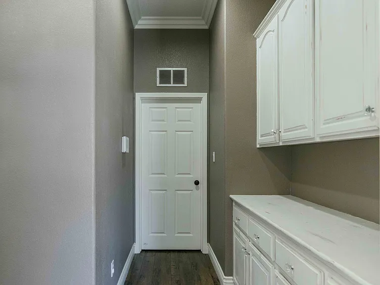 10929 Delusion Dr — Photo 28