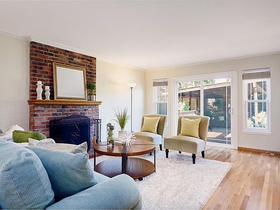 3rd image of 887 Redbird Dr