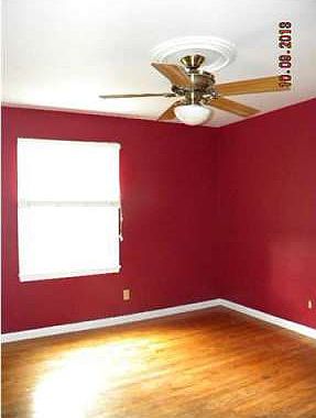 5th image of 4150 Holly Springs Dr