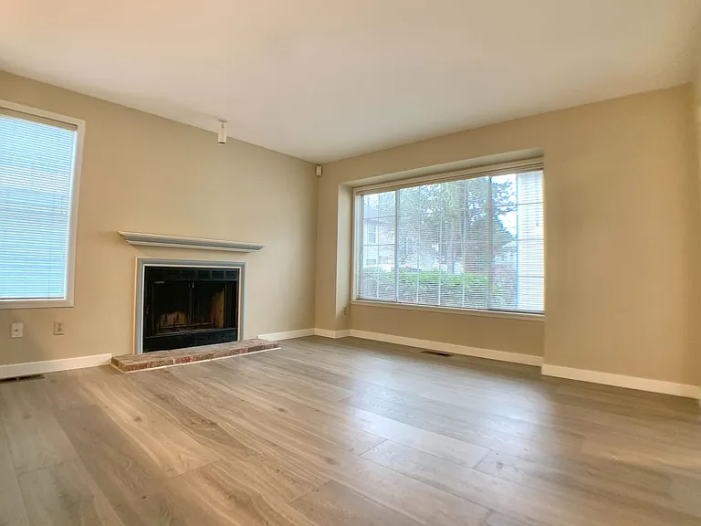 10250 NE 129th Ln — Photo 9