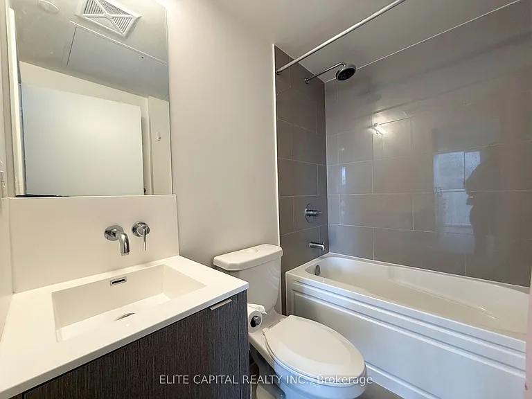 88 Harbour St #3711 — Photo 4