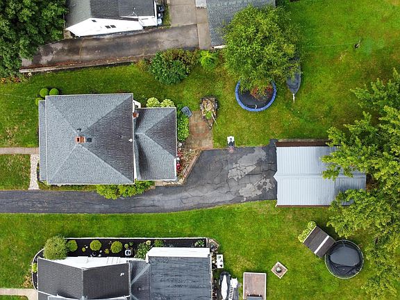 5th image of 482 W Elm St