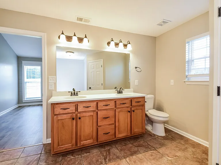 1720 Avery Cv — Photo 11