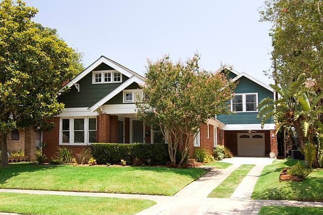 Beatiful 3 bedroom, 3 bathroom home in The Woodland Heights!