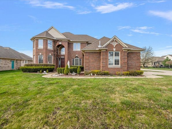 16299 Shaftesbury Ln, Macomb, MI 48044