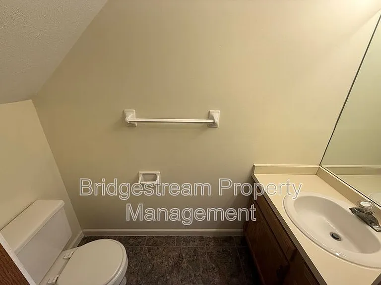 4583 Burchdale St — Photo 4