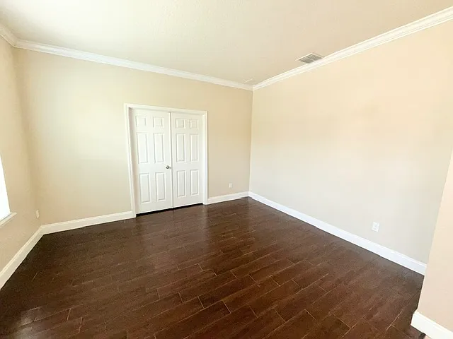8 bed, 5107 sqft, $4,395 — Photo 4