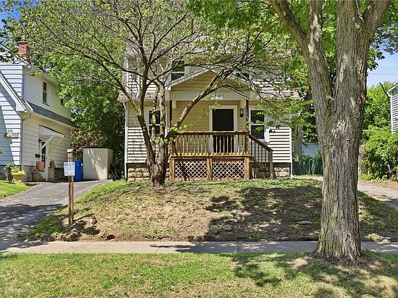 2nd image of 271 Sheppler St