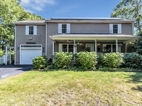17 Balfour Lane, Mashpee, MA 02649
