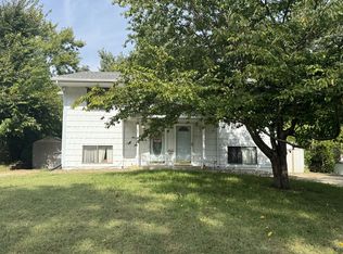 4202 Enden Ln, Des Moines, IA 50317