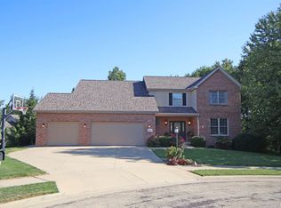 2601 W Windflower Ct, Peoria, IL 61615