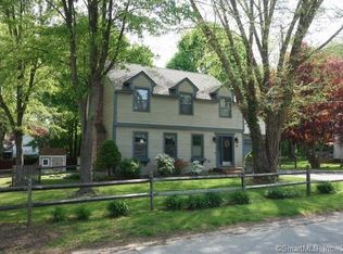 7 Cedar St, Centerbrook, CT 06409