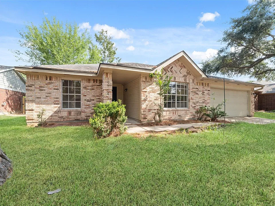 19114 Indian Grass Dr