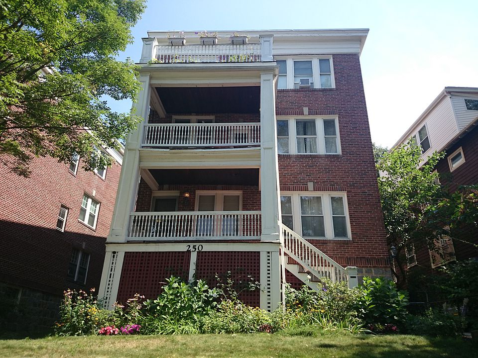 2nd image of 250 Arborway #3