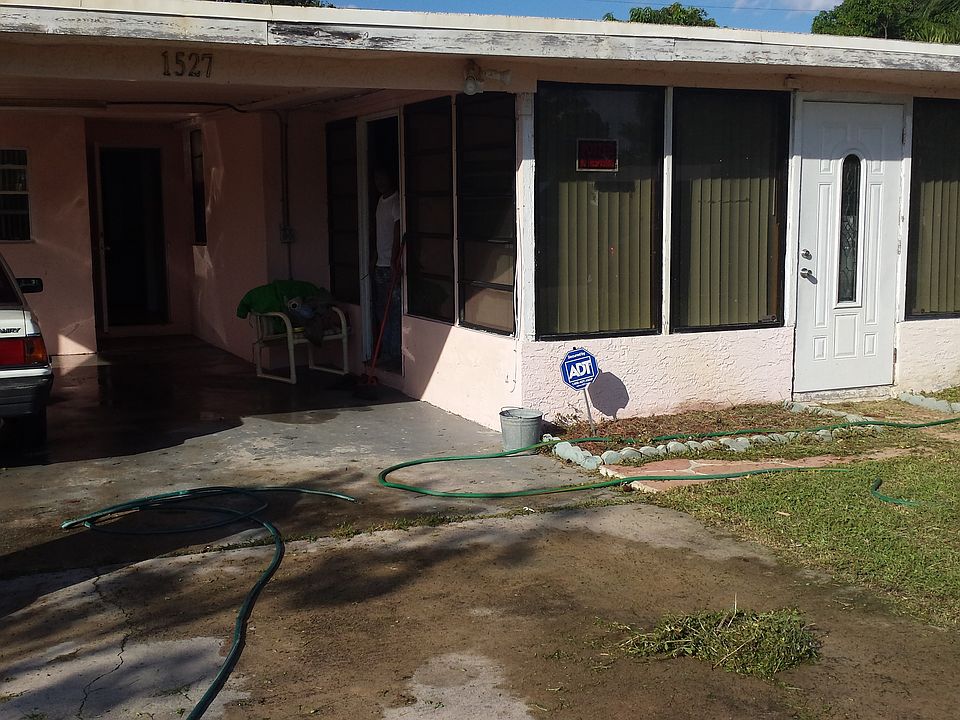 1st image of 1527 NW 12th St