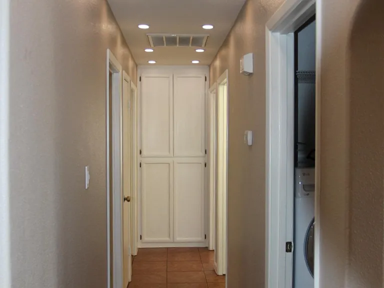 2090 S 44th Dr — Photo 12