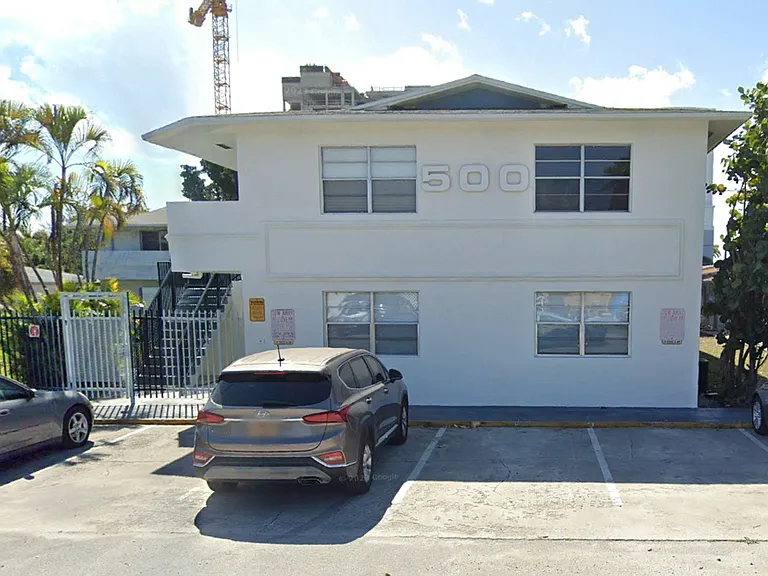 500 SE 22nd St — Photo 1