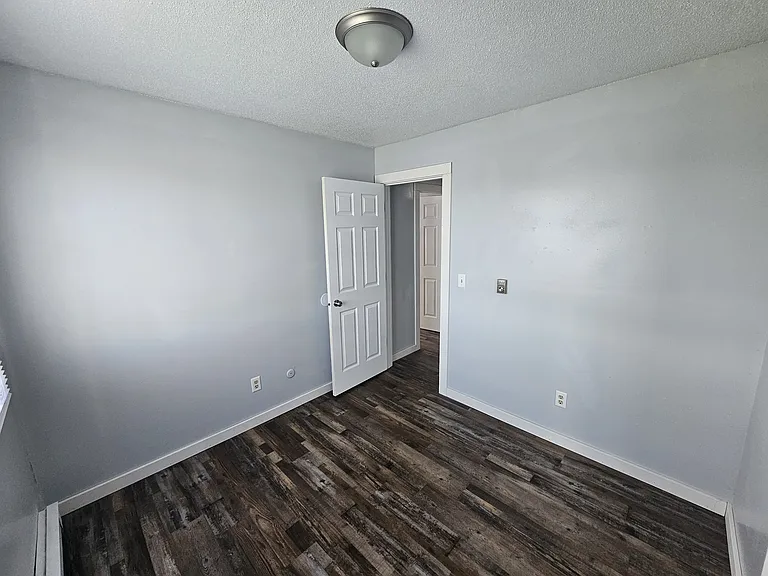 1097 Oakview Dr #5 — Photo 8