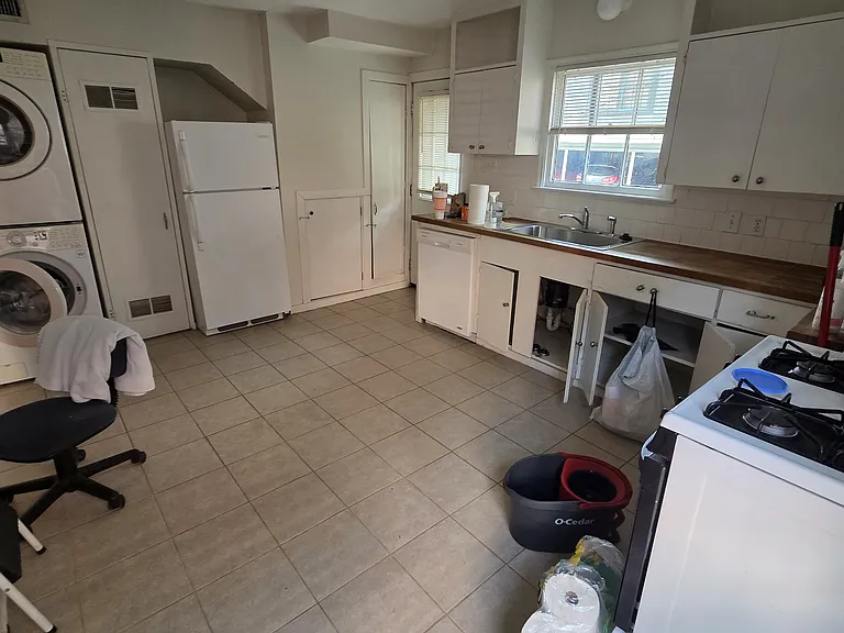 603 Teetshorn St #B — Photo 7