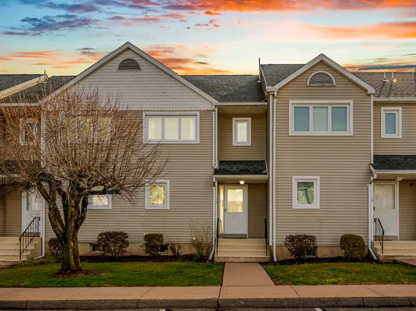 12 Oak Ridge Drive #12, Windsor Locks, CT 06096