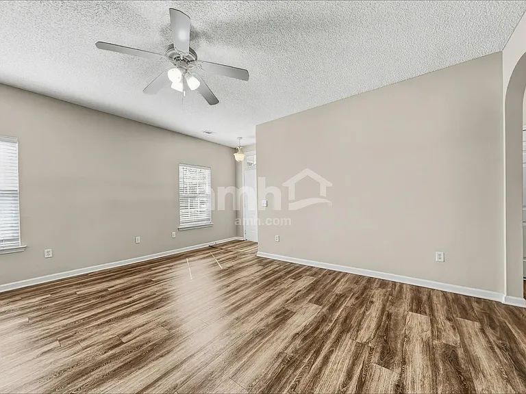 762 Bristol Way — Photo 6
