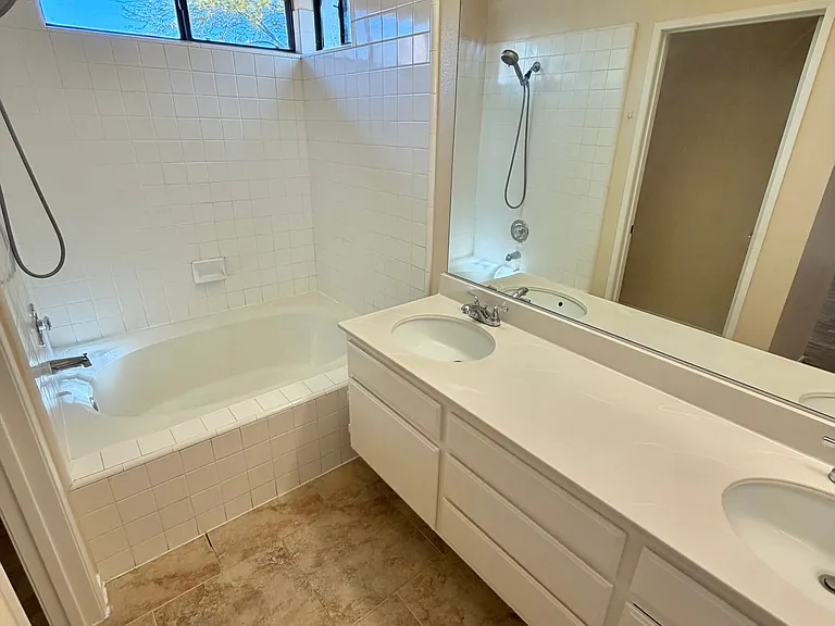 5556 Symphony Ct — Photo 11