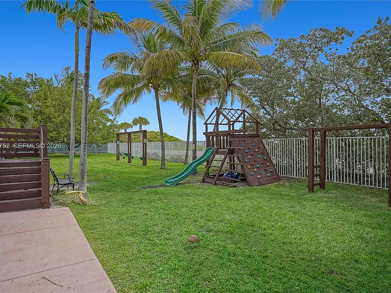 4747 Collins Ave #1503 — Photo 18