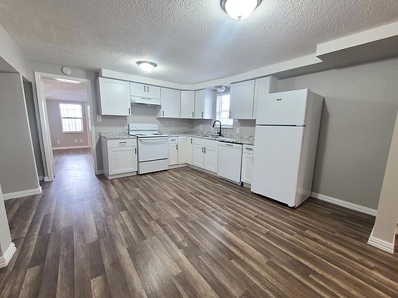 3rd image of 1633 Stella St