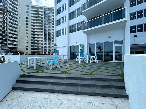 3rd image of 3140 S Ocean Dr APT 305