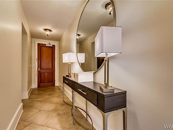 5th image of 1018 Hackberry Ln Unit 212