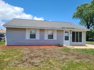 34 Beacon Ave, Romeoville, IL 60446