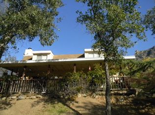 45274 Hammond Dr, Three Rivers, CA 93271