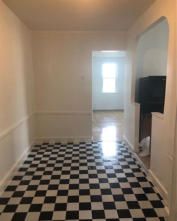 2nd image of 2327 Cambreleng Ave APT 4