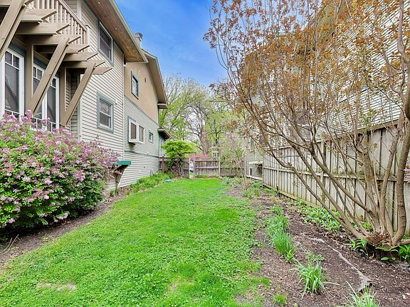 5th image of 3926 N Ridgeway Ave