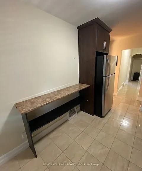 570 Gladstone Ave #1 — Photo 8