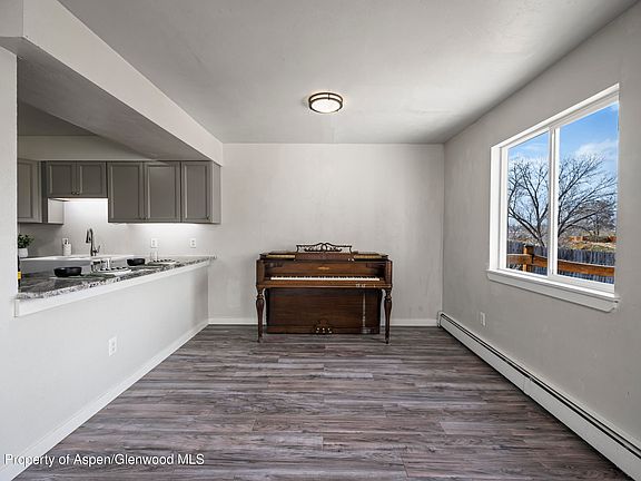 4th image of 2019 Acacia Ave