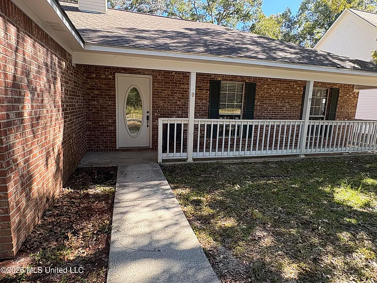 1508 Beachview Dr — Photo 1