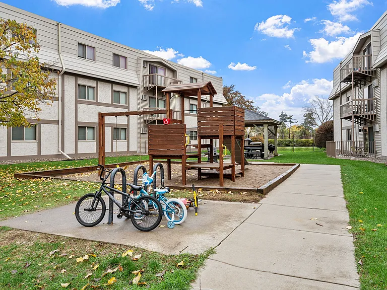 Birch Park — Photo 1