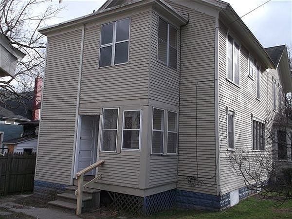 Entrance on Side of house