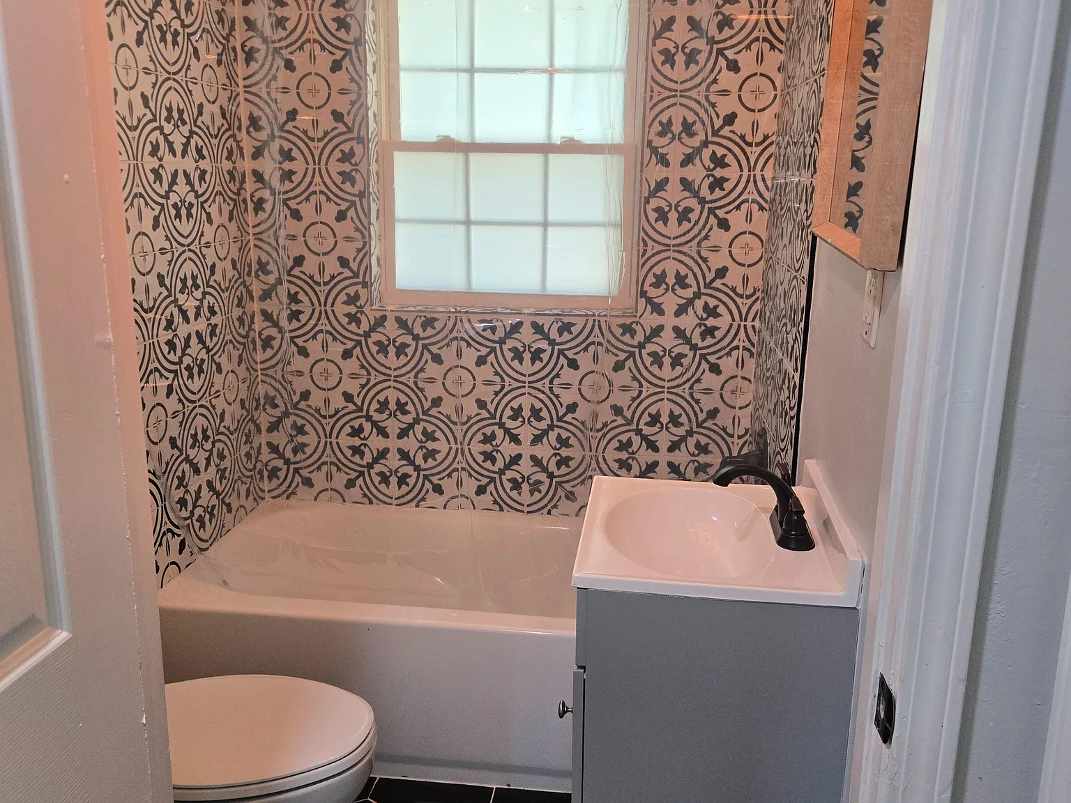 3 bed, 1.0 bath, 1000 sqft, $1,139 — Photo 4