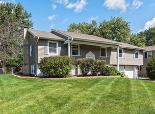 600 Twisted Oak Ln, Buffalo Grove, IL