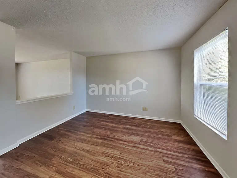 2120 Bridlewood Dr — Photo 7